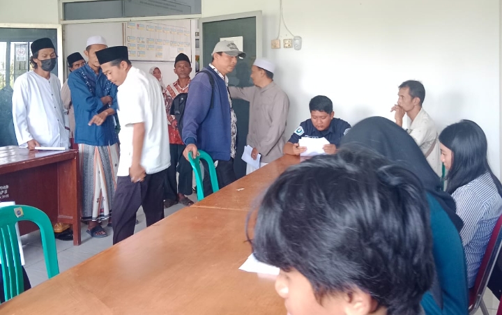 Ramadhan 1446 H/2025M, Guru Ngaji, Marbot dan Amil di Kecamatan Tirtajaya Terima Insentif